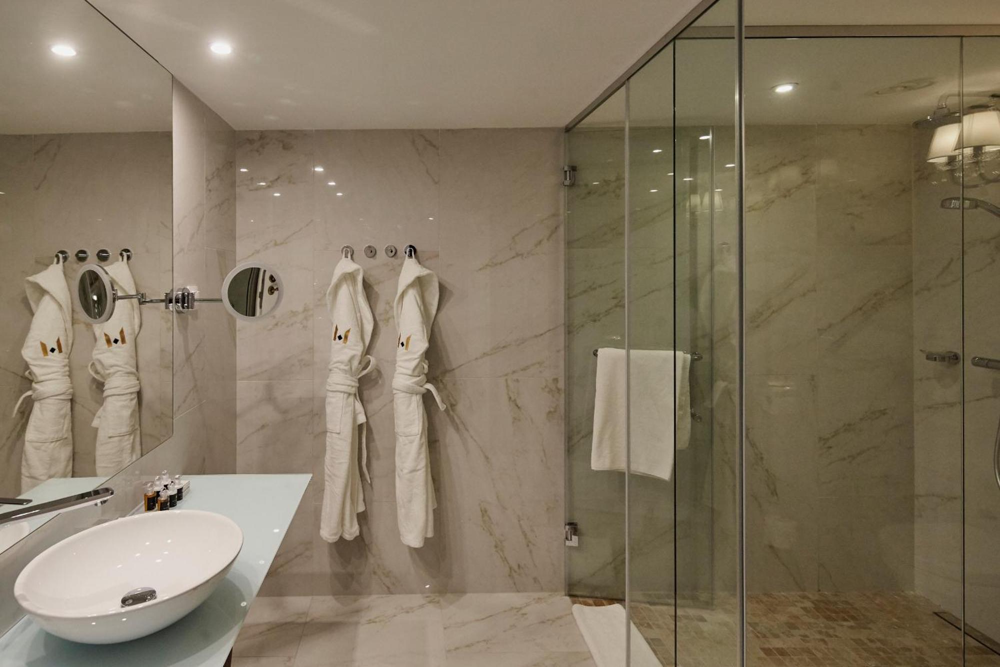 Mystery Suite,1216577542:JPEG